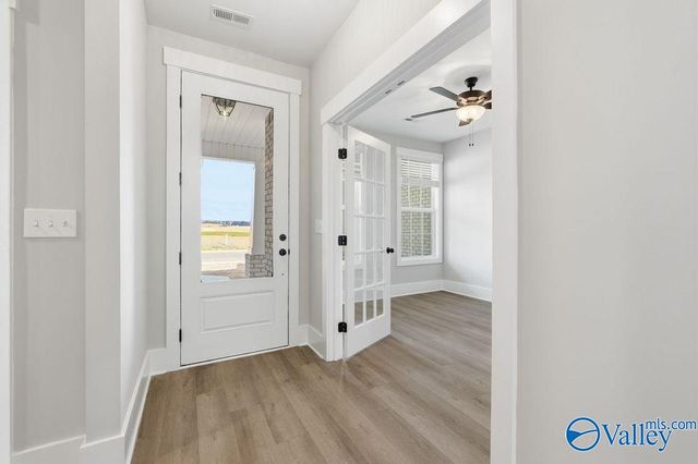 823 Ronnie Drive, Hartselle, AL 35640