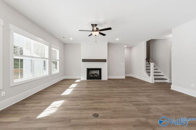 823 Ronnie Drive, Hartselle, AL 35640