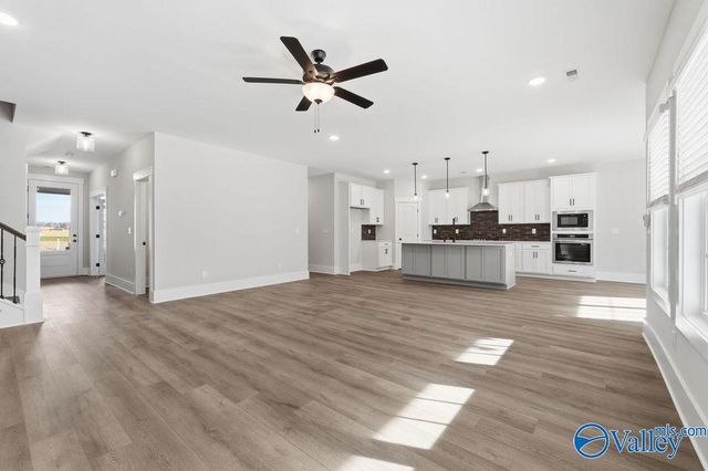 823 Ronnie Drive, Hartselle, AL 35640