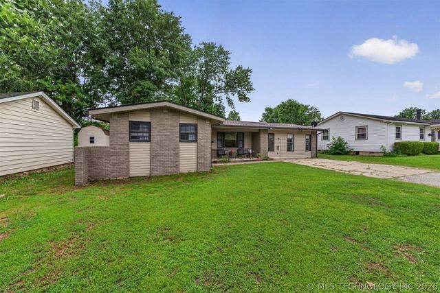 322 E Maple Street, Skiatook, OK 74070