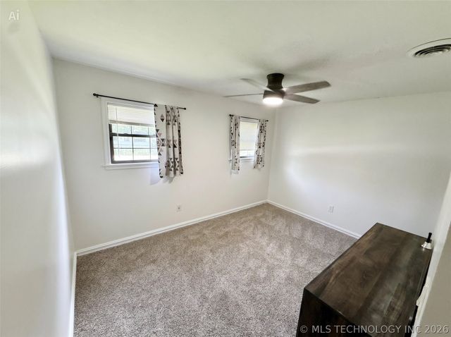 322 E Maple Street, Skiatook, OK 74070