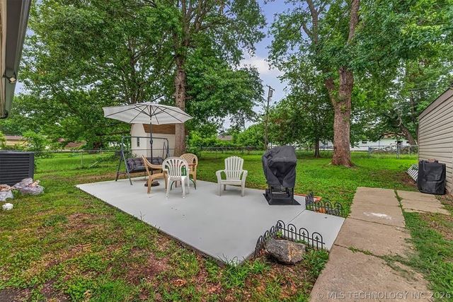 322 E Maple Street, Skiatook, OK 74070