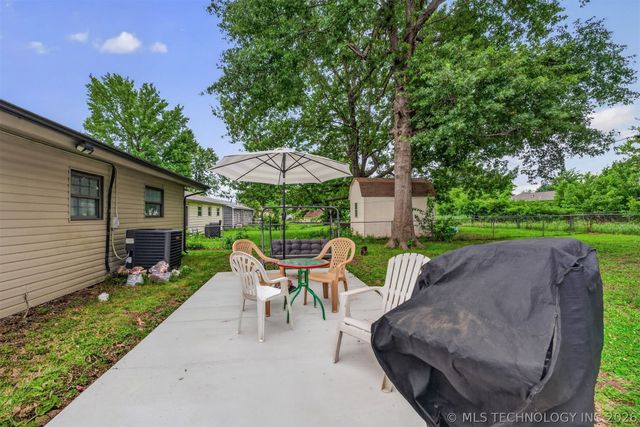 322 E Maple Street, Skiatook, OK 74070