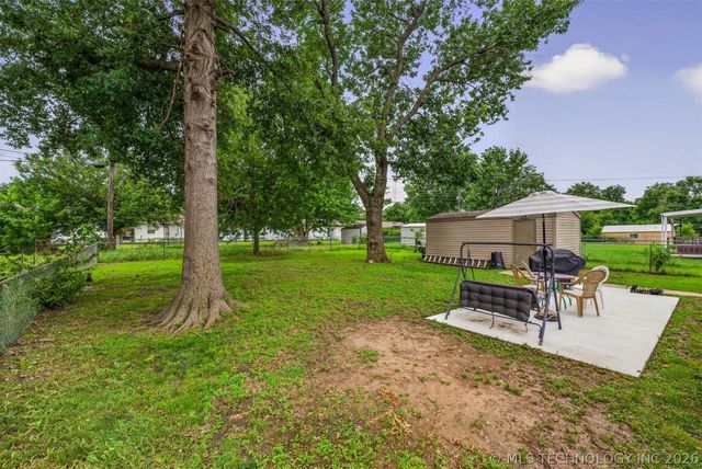 322 E Maple Street, Skiatook, OK 74070