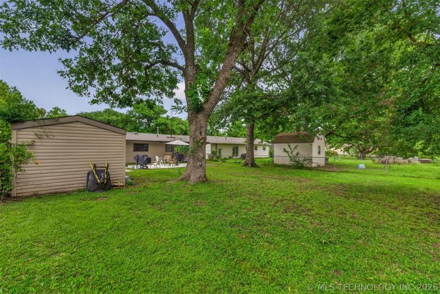322 E Maple Street, Skiatook, OK 74070