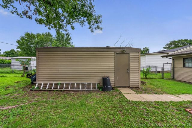 322 E Maple Street, Skiatook, OK 74070