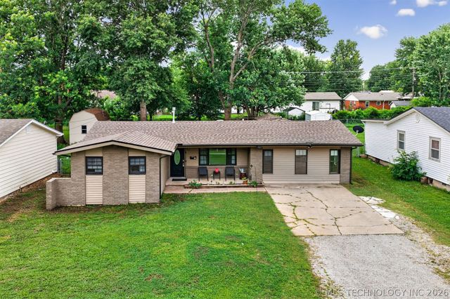 322 E Maple Street, Skiatook, OK 74070