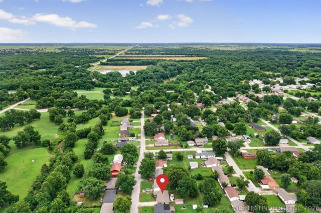 322 E Maple Street, Skiatook, OK 74070