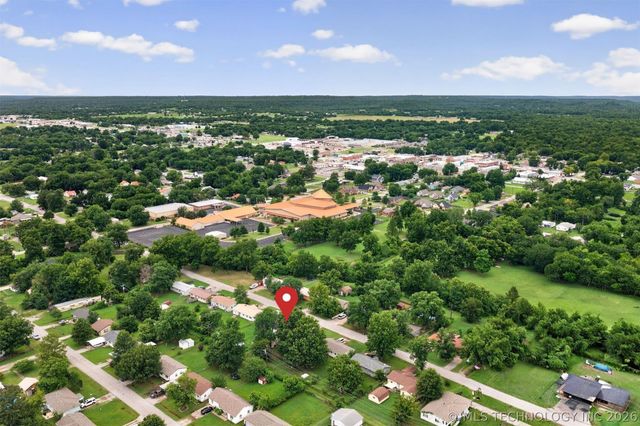 322 E Maple Street, Skiatook, OK 74070