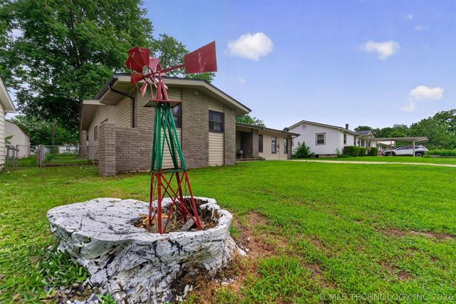 322 E Maple Street, Skiatook, OK 74070