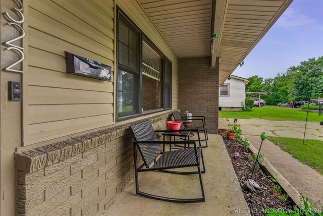 322 E Maple Street, Skiatook, OK 74070