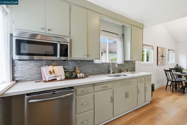 3758 Patterson Ave., Oakland, CA 94619