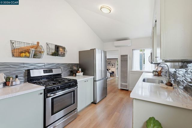 3758 Patterson Ave., Oakland, CA 94619