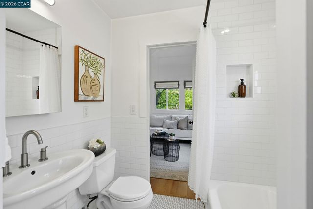 3758 Patterson Ave., Oakland, CA 94619