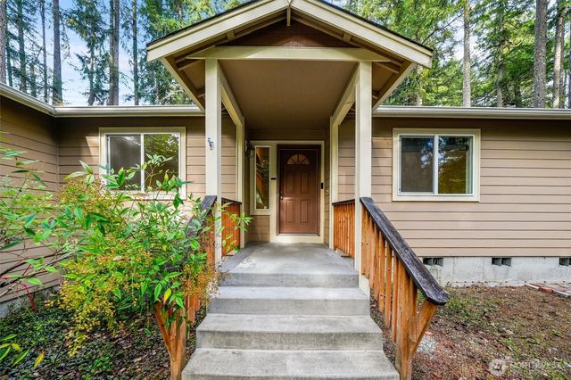 11809 105th Street Ct, Anderson Island, WA 98303