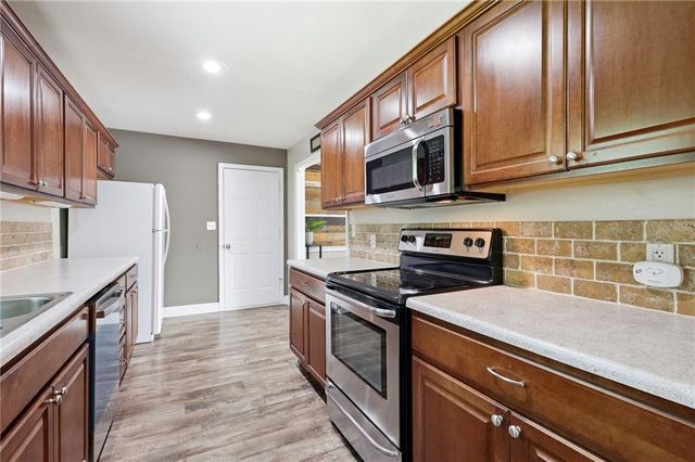 3412 S Crisp Avenue, Independence, MO 64052