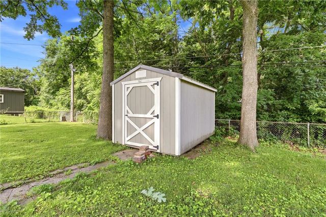 3412 S Crisp Avenue, Independence, MO 64052