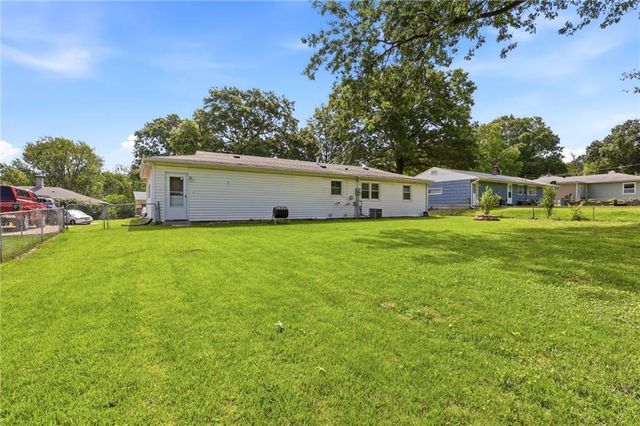 3412 S Crisp Avenue, Independence, MO 64052