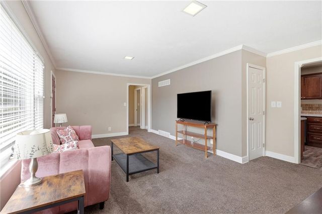 3412 S Crisp Avenue, Independence, MO 64052