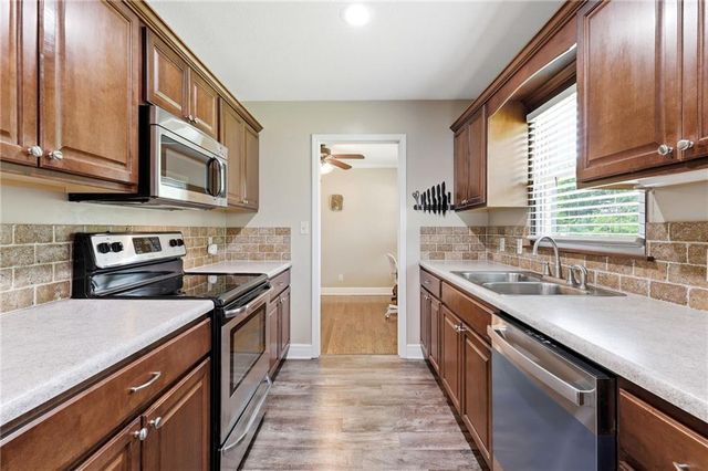 3412 S Crisp Avenue, Independence, MO 64052