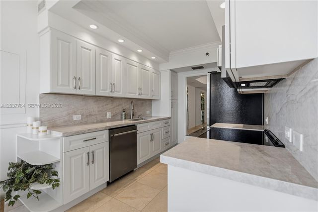 20191 E Country Club Drive 803, Aventura, FL 33180