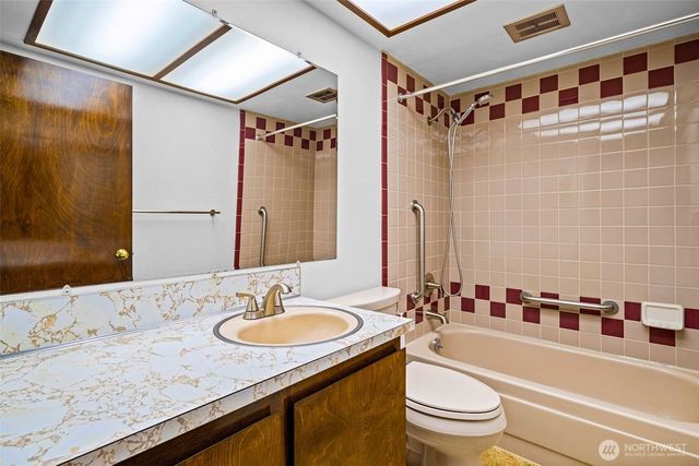 32715 30th Avenue SW, Federal Way, WA 98023