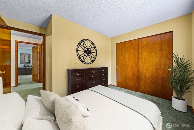 32715 30th Avenue SW, Federal Way, WA 98023