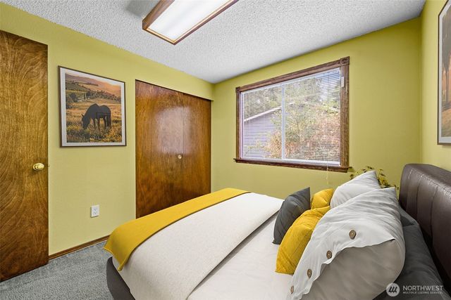 32715 30th Avenue SW, Federal Way, WA 98023