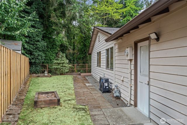 32715 30th Avenue SW, Federal Way, WA 98023