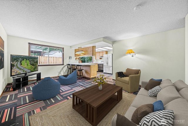 32715 30th Avenue SW, Federal Way, WA 98023