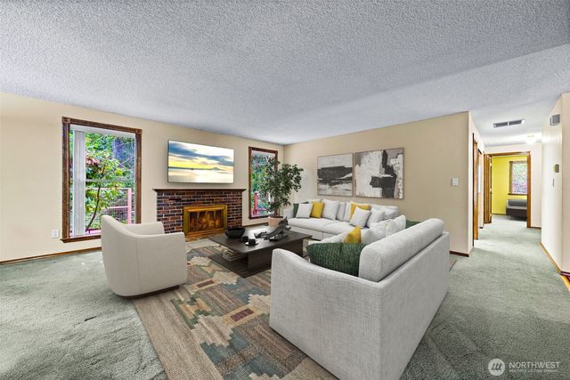32715 30th Avenue SW, Federal Way, WA 98023