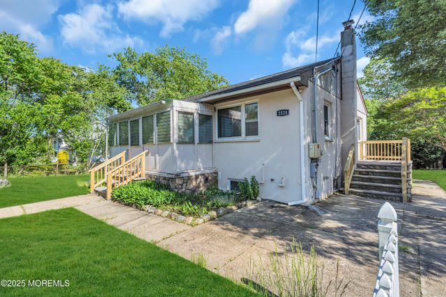 1324 Sixth Avenue, Toms River, NJ 08757
