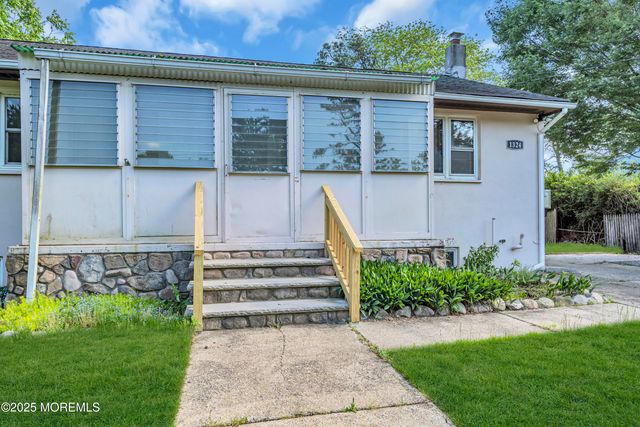 1324 Sixth Avenue, Toms River, NJ 08757
