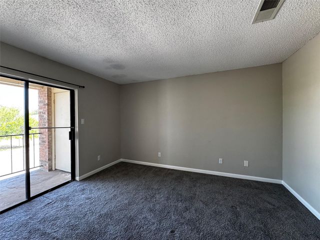 1705 Crossing Place 139C, Austin, TX 78741