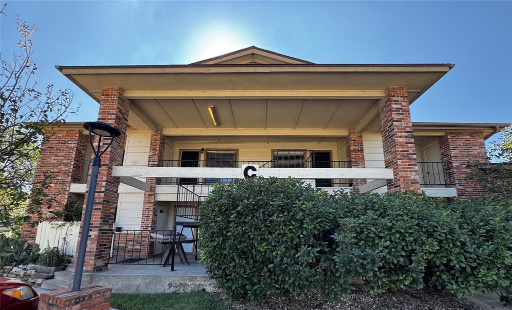 1705 Crossing Place 139C, Austin, TX 78741