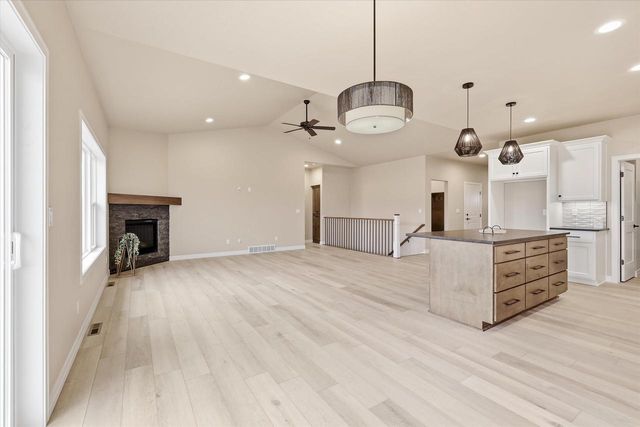 1280 AUTUMN FIELD LANE, De Pere, WI 54115