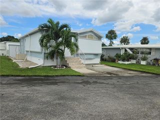 8 Onyx DR # 8O, Naples, FL 34114