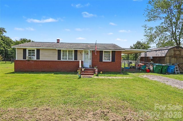 907 Lakeview Drive, Pineville, NC 28134
