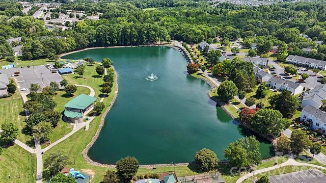 907 Lakeview Drive, Pineville, NC 28134