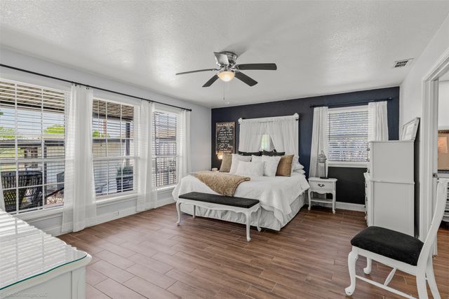 868 Briggs Boulevard, East Tawakoni, TX 75472