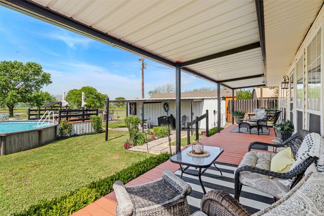 868 Briggs Boulevard, East Tawakoni, TX 75472