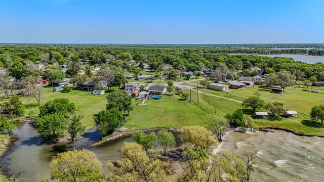 868 Briggs Boulevard, East Tawakoni, TX 75472