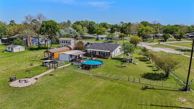868 Briggs Boulevard, East Tawakoni, TX 75472