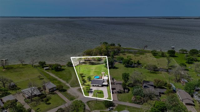 868 Briggs Boulevard, East Tawakoni, TX 75472