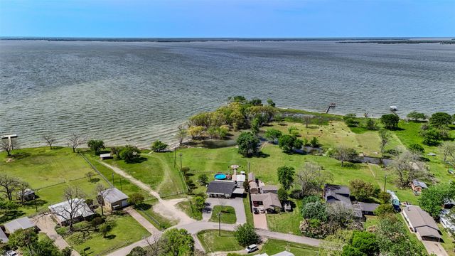 868 Briggs Boulevard, East Tawakoni, TX 75472