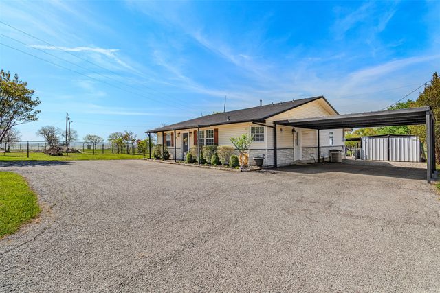 868 Briggs Boulevard, East Tawakoni, TX 75472