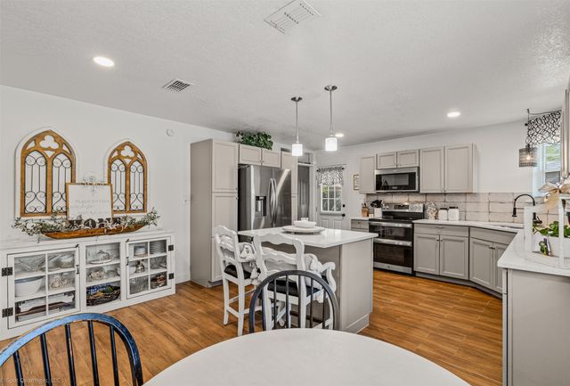 868 Briggs Boulevard, East Tawakoni, TX 75472