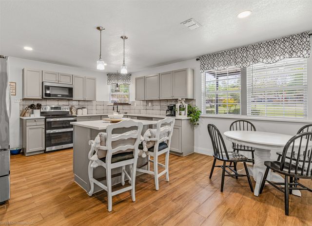 868 Briggs Boulevard, East Tawakoni, TX 75472