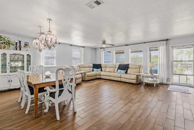 868 Briggs Boulevard, East Tawakoni, TX 75472
