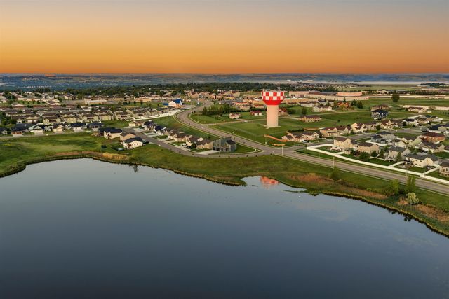 2513 15th Street NW, Minot, ND 58703